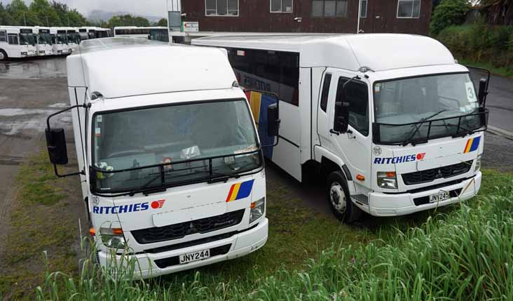 Ritchies Mitsubishi Fuso Fighter FKH250H8 Designline 1009 & 1010